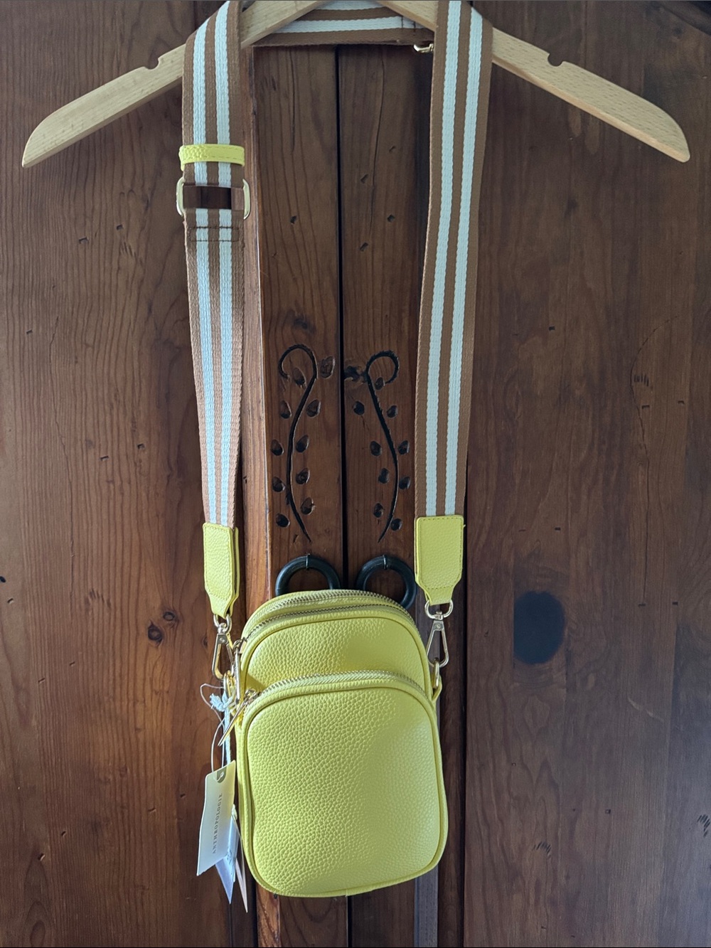 NWT MALI + LILI JOSEPHINE CROSSBODY BAG YELLOW COLOR.